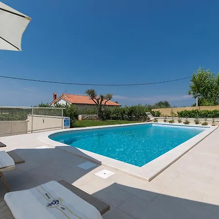 Holiday home Mikela Mit Pool Und Schoenem Aussblick