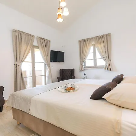 Holiday home Mikela Mit Pool Und Schoenem Aussblick Ferenci