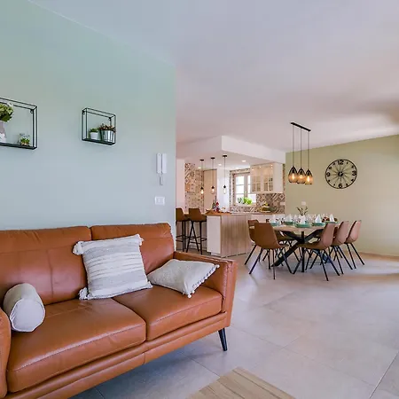 Holiday home Mikela Mit Pool Und Schoenem Aussblick