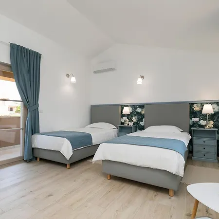 Hébergement de vacances Mikela Mit Pool Und Schoenem Aussblick
