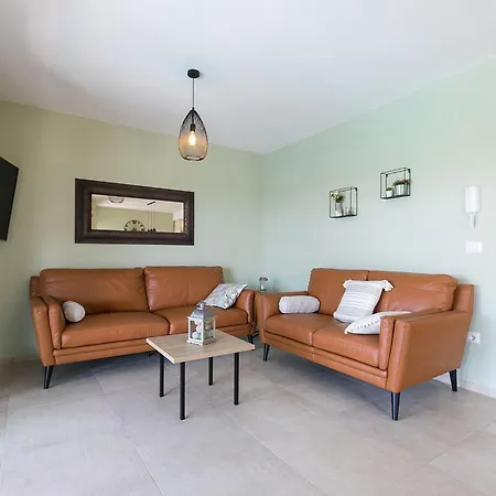 Mikela Mit Pool Und Schoenem Aussblick Holiday home *